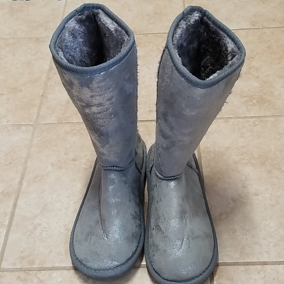 Boots - Picture 1 of 4